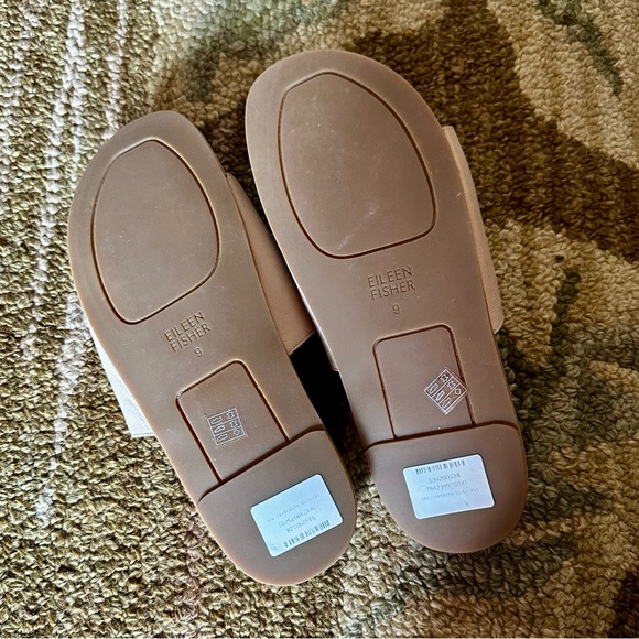 Eileen Fisher Women's Cream Sandals - Picture 3 of 8